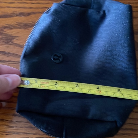 Lululemon pouch/makeup bag - Picture 6 of 6